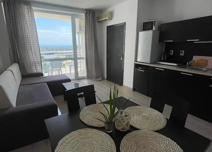 Blue Horizon Sarafovo Апартаменты